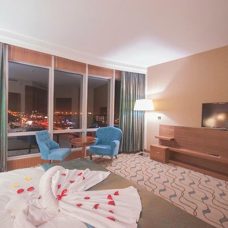 Margi Hotel Edirne Ngoại thất bức ảnh A room at the hotel