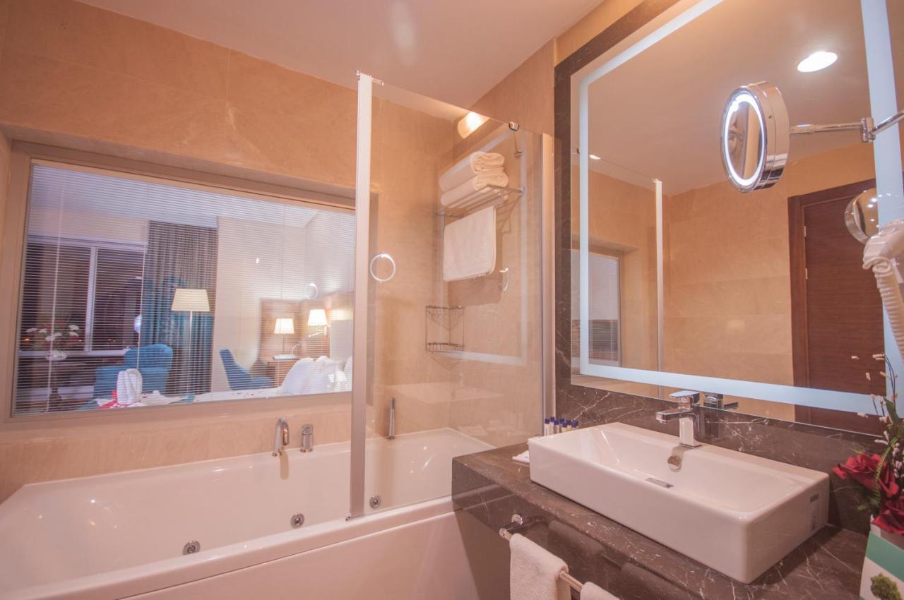 Margi Hotel Edirne Phòng bức ảnh A bathroom in a hotel